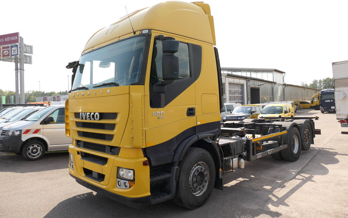 IVECO STRALIS AS 260 S42 Y/FS-CM ECO AHK Lenkachse Lif - Camión portacontenedore/ Intercambiable: foto 2 IVECO STRALIS AS 260 S42 Y/FS-CM ECO AHK Lenkachse Lif - Camión portacontenedore/ Intercambiable: foto 2