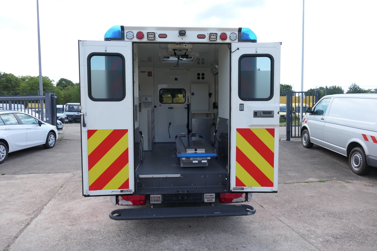 MERCEDES-BENZ 319 Sprinter 6-Zylinder Rettungswagen Strobel - Ambulancia: foto 5 MERCEDES-BENZ 319 Sprinter 6-Zylinder Rettungswagen Strobel - Ambulancia: foto 5