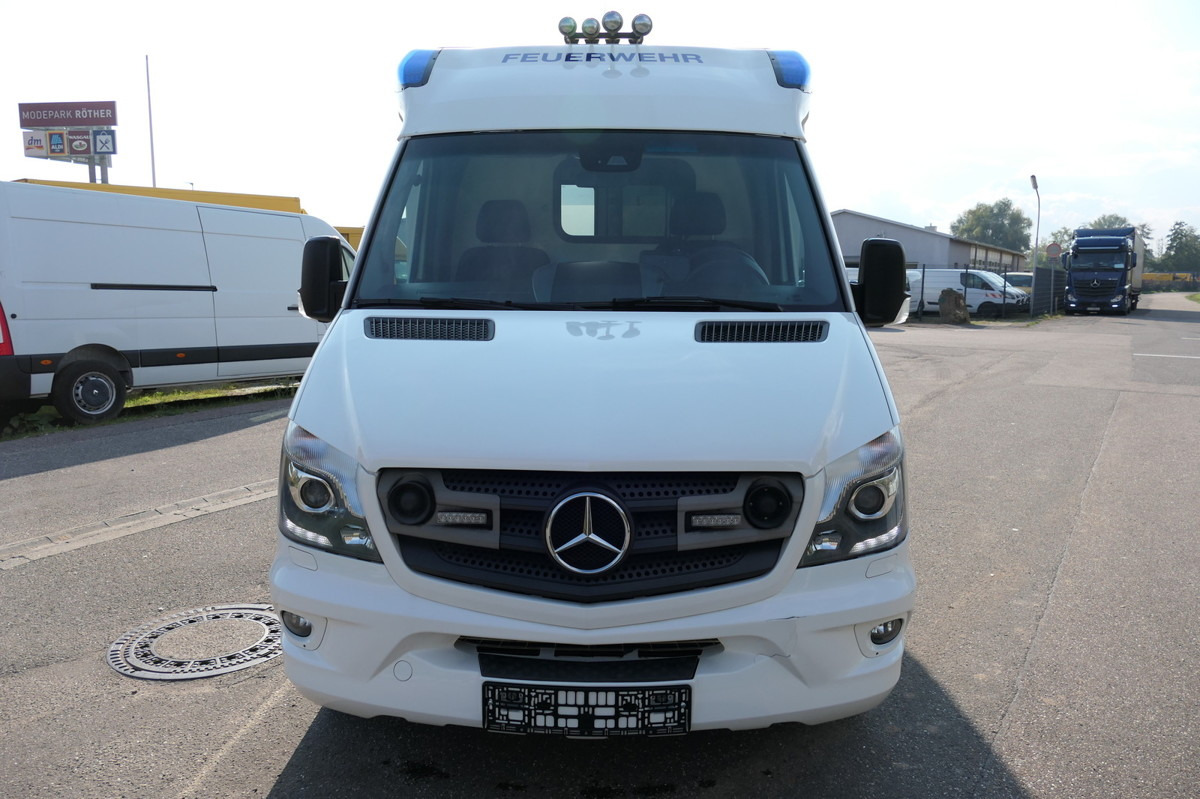 MERCEDES-BENZ 319 Sprinter 6-Zylinder Rettungswagen Strobel - Ambulancia: foto 2 MERCEDES-BENZ 319 Sprinter 6-Zylinder Rettungswagen Strobel - Ambulancia: foto 2