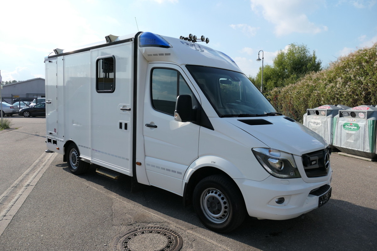 MERCEDES-BENZ 319 Sprinter 6-Zylinder Rettungswagen Strobel - Ambulancia: foto 3 MERCEDES-BENZ 319 Sprinter 6-Zylinder Rettungswagen Strobel - Ambulancia: foto 3