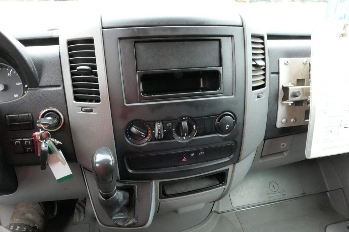 Furgoneta caja cerrada MERCEDES-BENZ SPRINTER 310 CDI MAXI GETRIEBESCHADEN REGALE KAM: foto 11