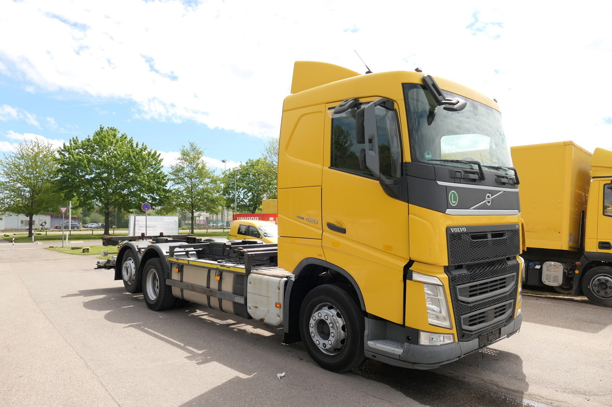 VOLVO FH 26.420 6x2 BDF LBW KLIMA AHK - Camión portacontenedore/ Intercambiable: foto 4 VOLVO FH 26.420 6x2 BDF LBW KLIMA AHK - Camión portacontenedore/ Intercambiable: foto 4