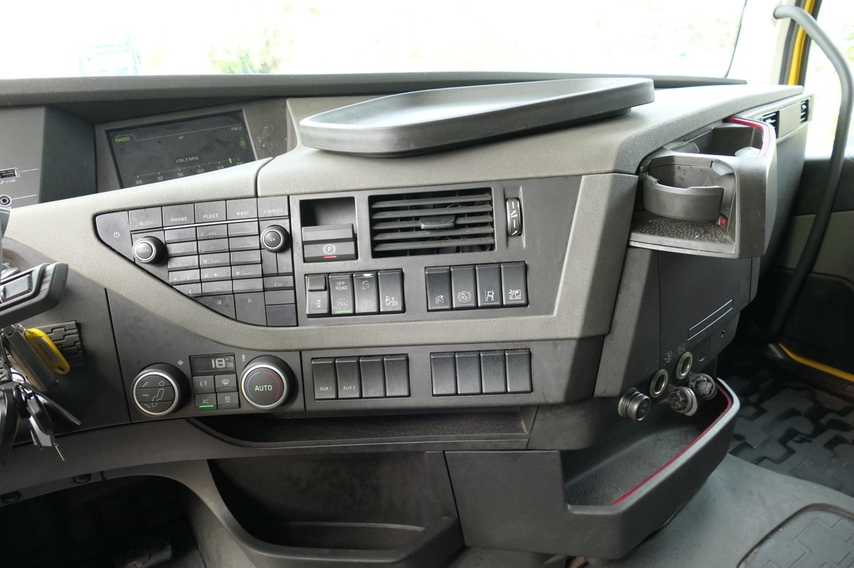 Camión portacontenedore/ Intercambiable VOLVO FH 26.420 6x2 BDF LBW KLIMA AHK: foto 15 Camión portacontenedore/ Intercambiable VOLVO FH 26.420 6x2 BDF LBW KLIMA AHK: foto 15