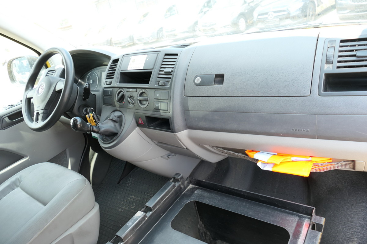 VW T5 Transporter 2.0 TDI COC - Furgoneta pequeña: foto 5 VW T5 Transporter 2.0 TDI COC - Furgoneta pequeña: foto 5