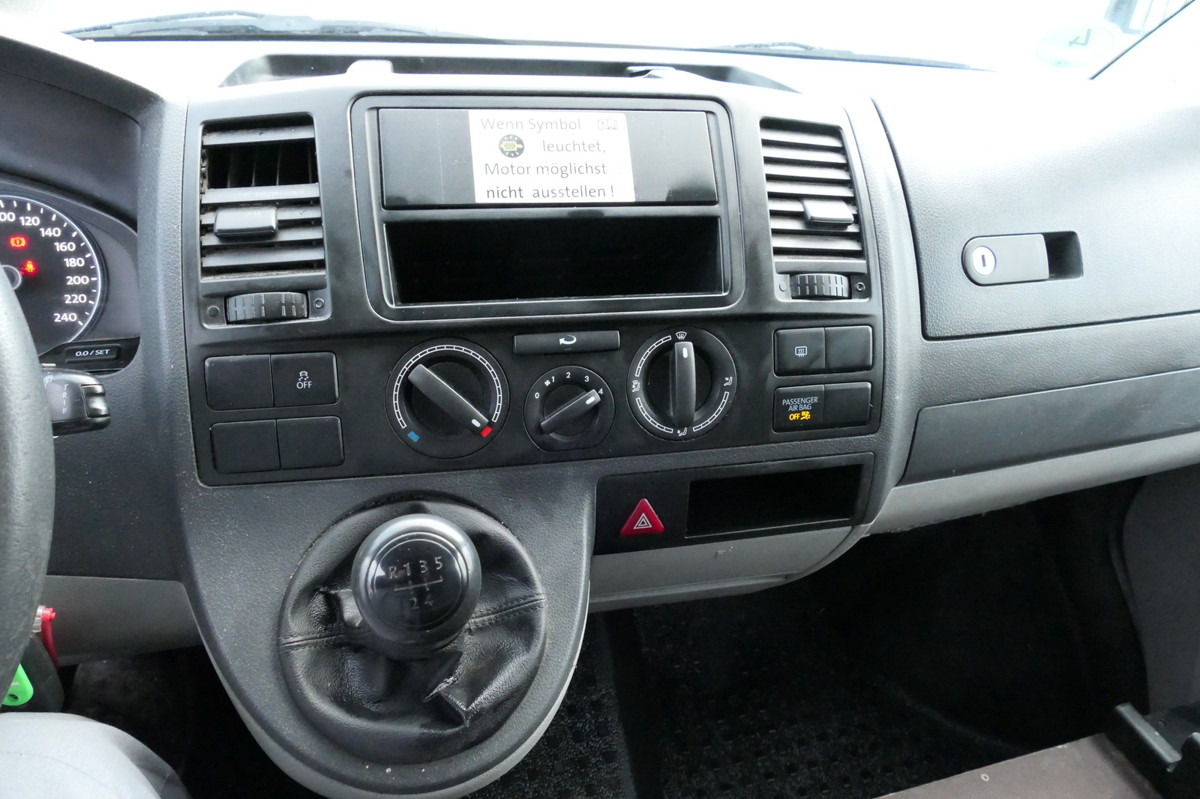 Furgoneta pequeña VW T5 Transporter 2.0 TDI EURO-5 2xSCHIEBETÜR PARKT: foto 11 Furgoneta pequeña VW T5 Transporter 2.0 TDI EURO-5 2xSCHIEBETÜR PARKT: foto 11
