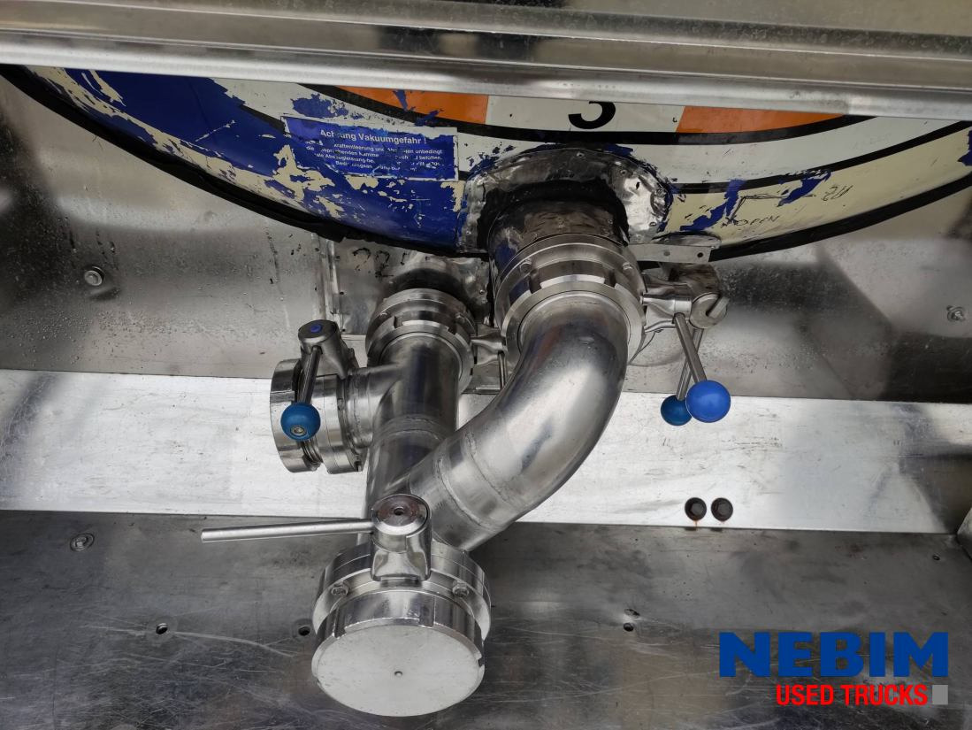 Feldbinder TSA 33.3-3 - 3 comp. 8.000 / 22.500 / 3.000 Ltr. - Semirremolque cisterna: foto 4 Feldbinder TSA 33.3-3 - 3 comp. 8.000 / 22.500 / 3.000 Ltr. - Semirremolque cisterna: foto 4