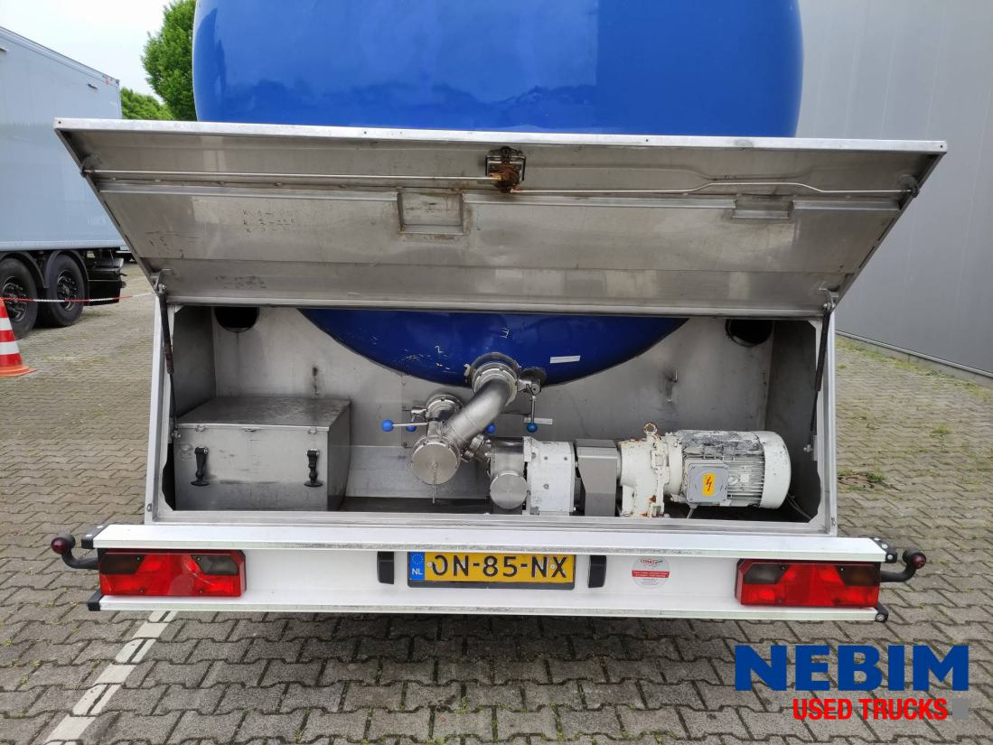 Feldbinder TSA 33.3-3 Unibloc pump electr - 3 comp. 8.000 / 2 2.500 / 3.000 Ltr. - Semirremolque cisterna: foto 4 Feldbinder TSA 33.3-3 Unibloc pump electr - 3 comp. 8.000 / 2 2.500 / 3.000 Ltr. - Semirremolque cisterna: foto 4