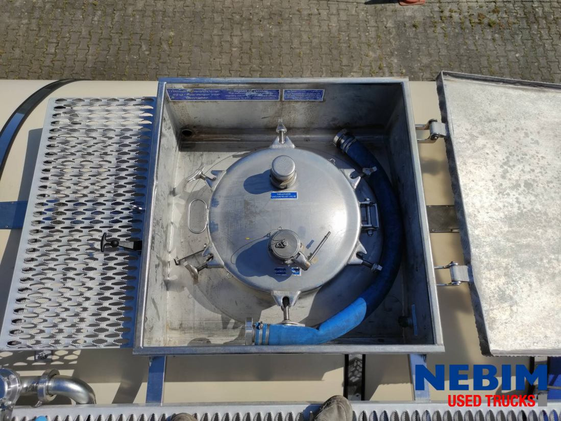 Feldbinder TSA 33.3 electric pump - 3 comp. 8.000 / 22.500 / 3.000 Ltr. - Semirremolque cisterna: foto 4 Feldbinder TSA 33.3 electric pump - 3 comp. 8.000 / 22.500 / 3.000 Ltr. - Semirremolque cisterna: foto 4
