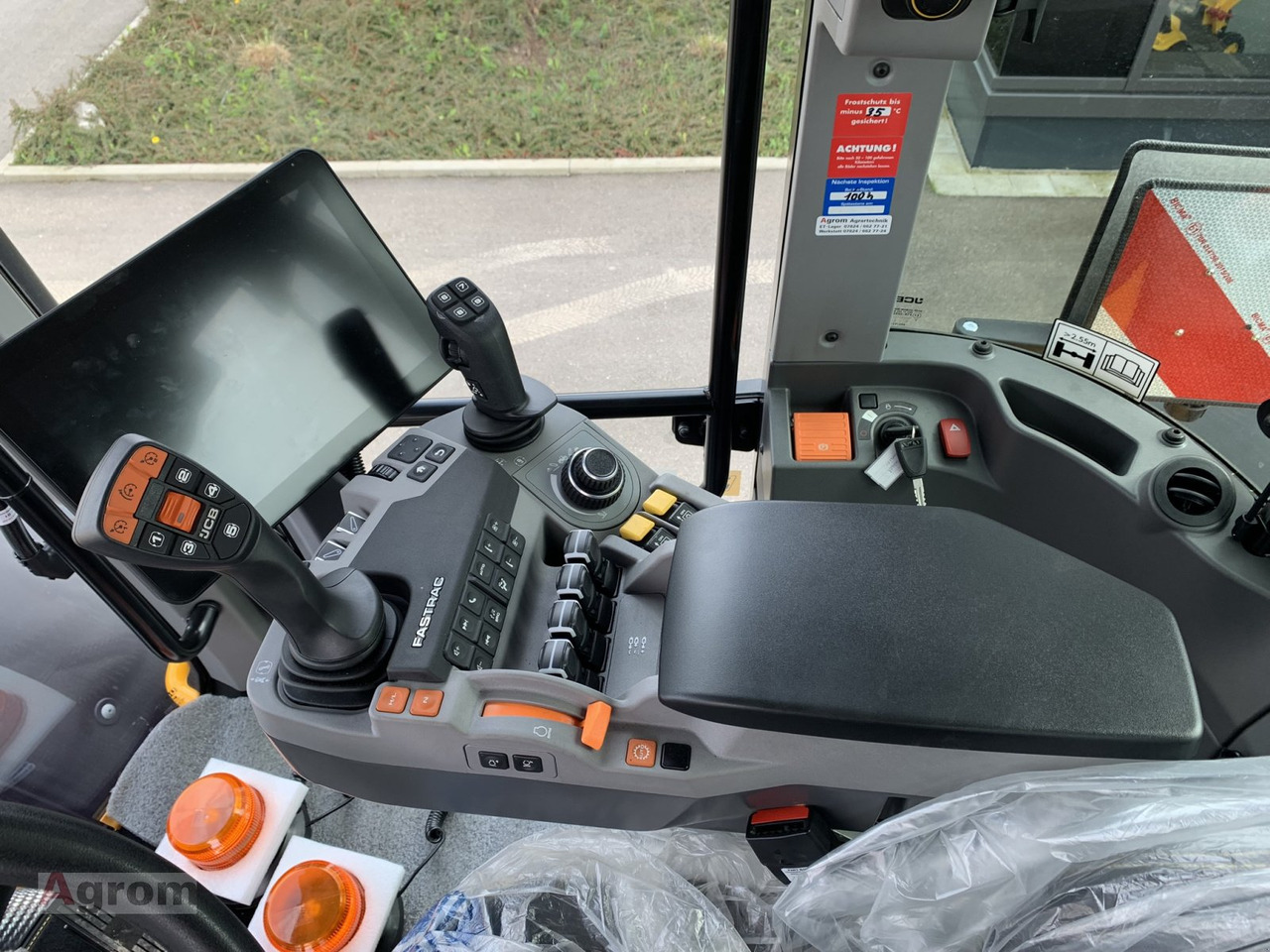 Tractor JCB Fastrac 4220 iCON: foto 14