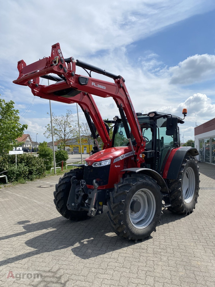 Massey Ferguson 5711 M DYNA-4 - Tractor: foto 1 Massey Ferguson 5711 M DYNA-4 - Tractor: foto 1