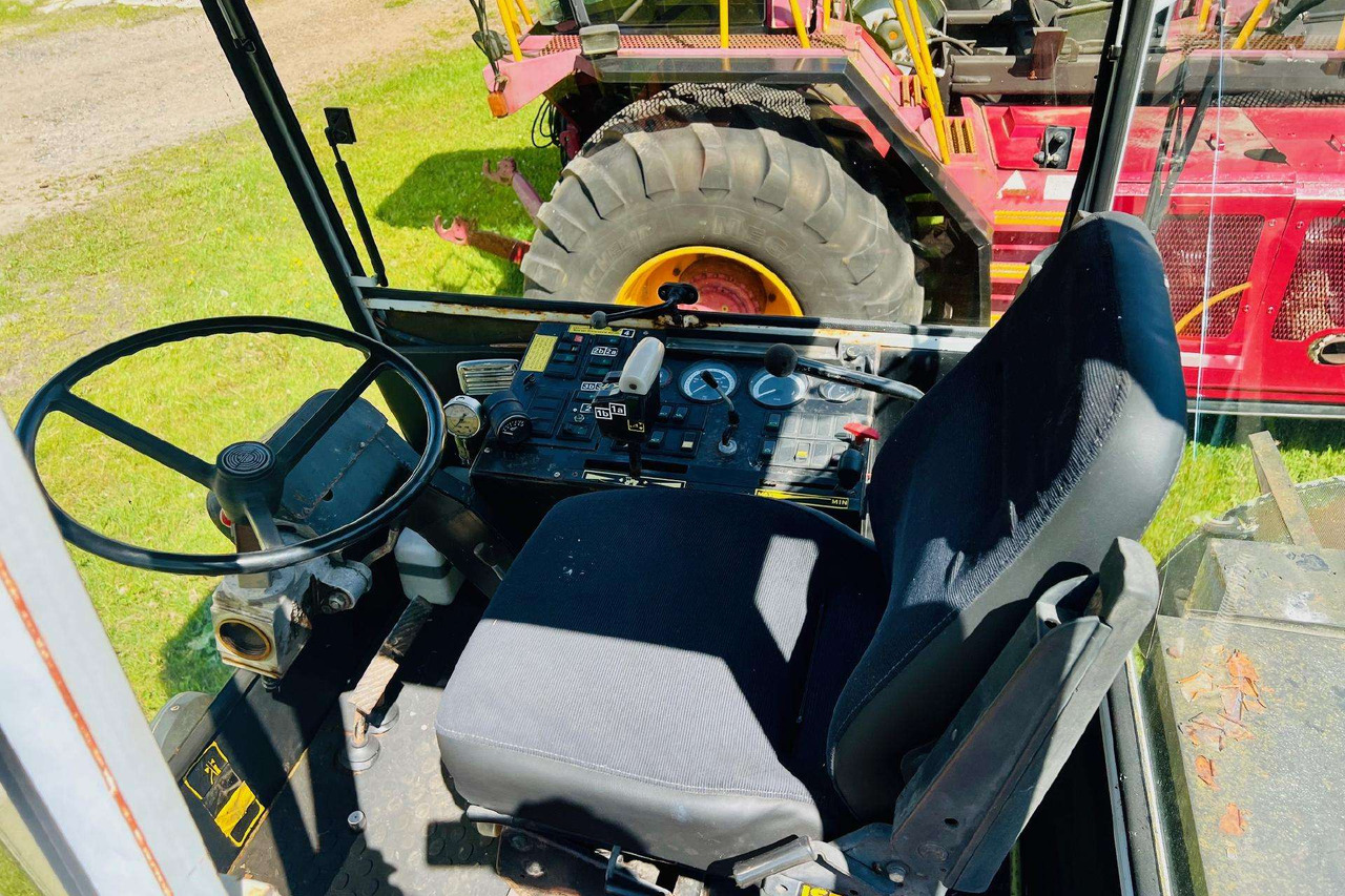 Steyr 8320 - Tractor: foto 2 Steyr 8320 - Tractor: foto 2