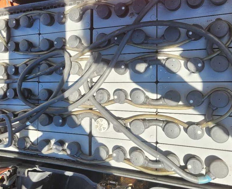 Linde E 16 C-01/386 (batt. 2016) - Carretilla elevadora eléctrica: foto 4 Linde E 16 C-01/386 (batt. 2016) - Carretilla elevadora eléctrica: foto 4