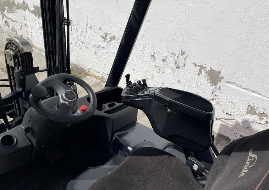 Linde E 16 P-02 - Carretilla elevadora eléctrica: foto 5 Linde E 16 P-02 - Carretilla elevadora eléctrica: foto 5