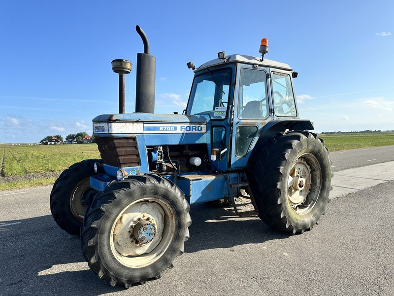 Ford 8700 - Tractor: foto 1 Ford 8700 - Tractor: foto 1