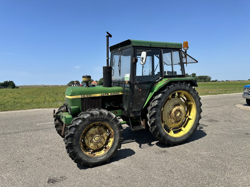 John Deere 1630 - Tractor: foto 1 John Deere 1630 - Tractor: foto 1