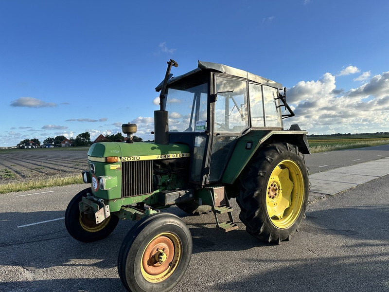 John Deere 2030 - Tractor: foto 1 John Deere 2030 - Tractor: foto 1