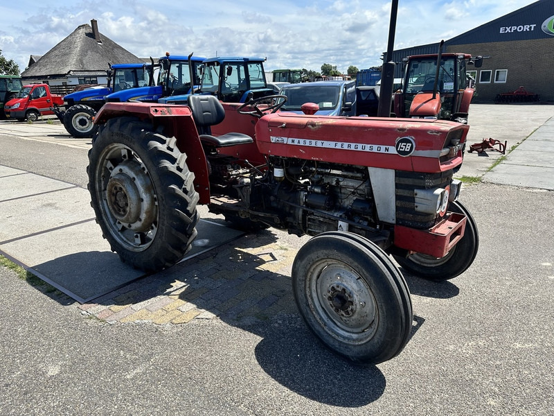 Massey Ferguson 158 - Tractor: foto 3 Massey Ferguson 158 - Tractor: foto 3