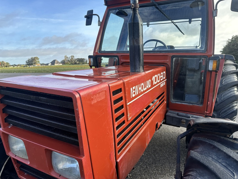 New Holland 100-90 DT - Tractor: foto 2 New Holland 100-90 DT - Tractor: foto 2