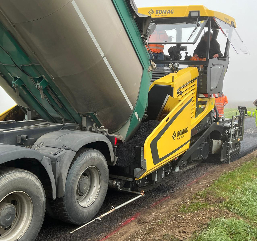 Bomag BF 700 C-3 - Pavimentadora de asfalto: foto 5 Bomag BF 700 C-3 - Pavimentadora de asfalto: foto 5
