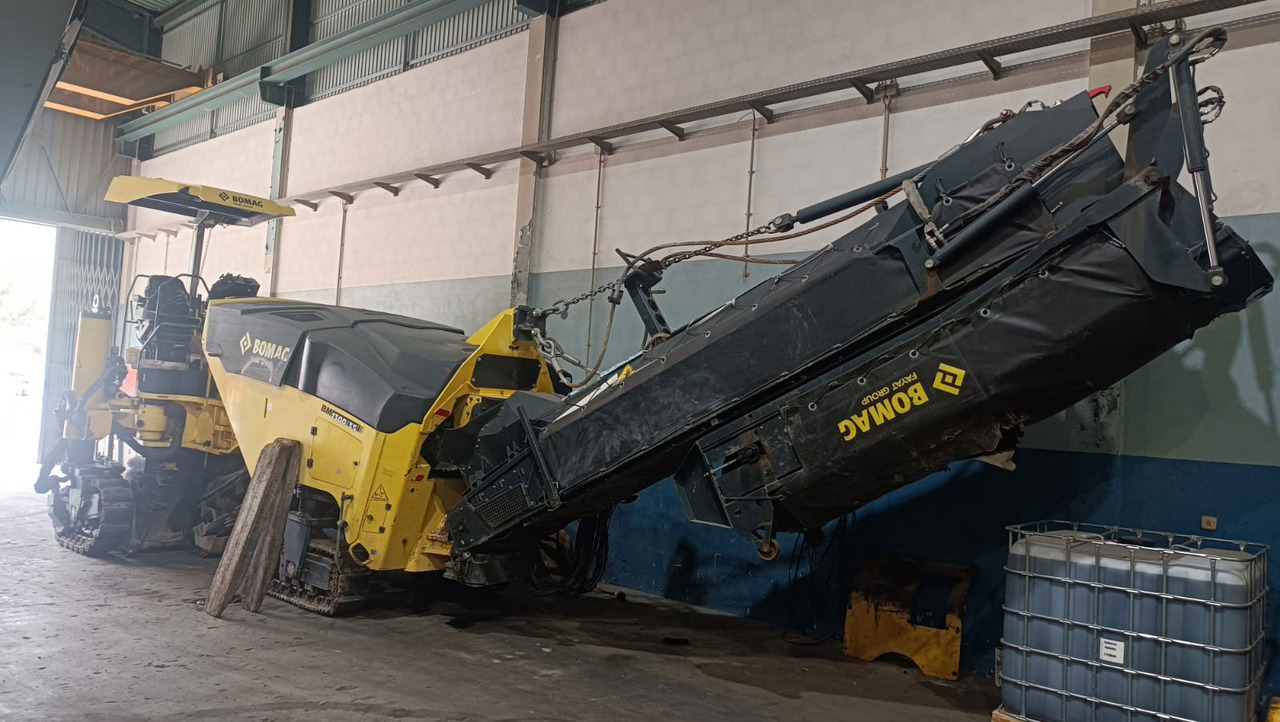 Bomag BM 1300/35 - Fresadora en frío: foto 1 Bomag BM 1300/35 - Fresadora en frío: foto 1