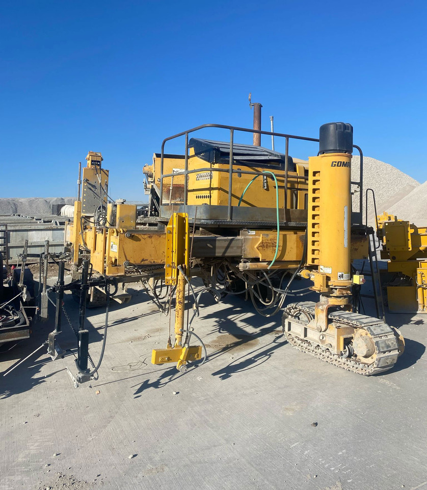 Gomaco Commander III - Extendedora de hormigón: foto 2 Gomaco Commander III - Extendedora de hormigón: foto 2