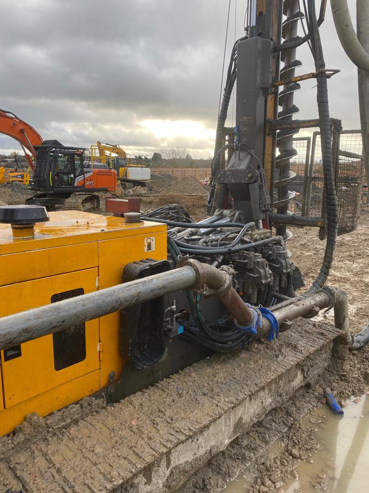 Klemm KR 709-2 - Martillo de hinca de pilotes: foto 4 Klemm KR 709-2 - Martillo de hinca de pilotes: foto 4