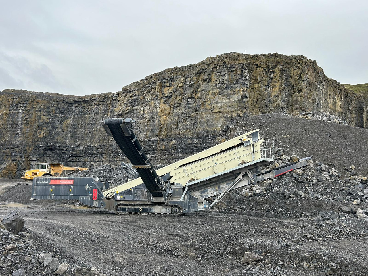 Metso S4.9 - Cribadora: foto 1 Metso S4.9 - Cribadora: foto 1