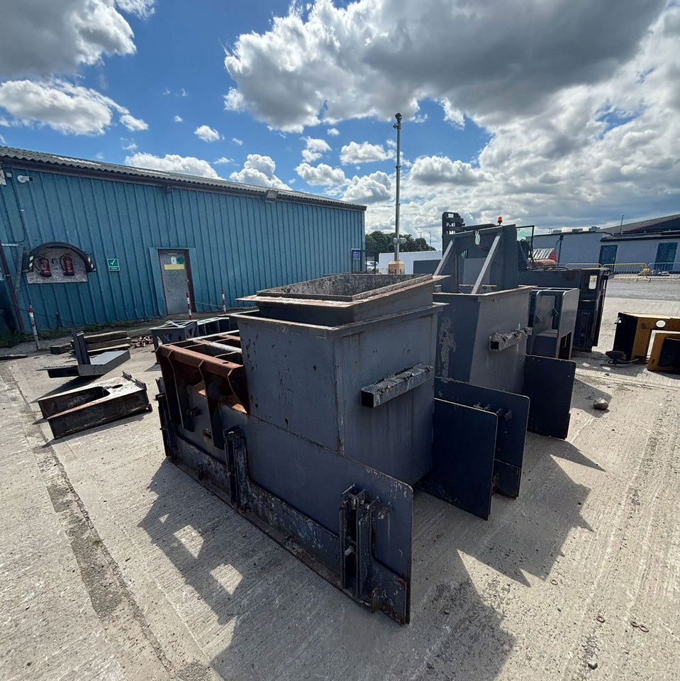 Wirtgen Channel Moulds - Pavimentadora de asfalto: foto 2 Wirtgen Channel Moulds - Pavimentadora de asfalto: foto 2