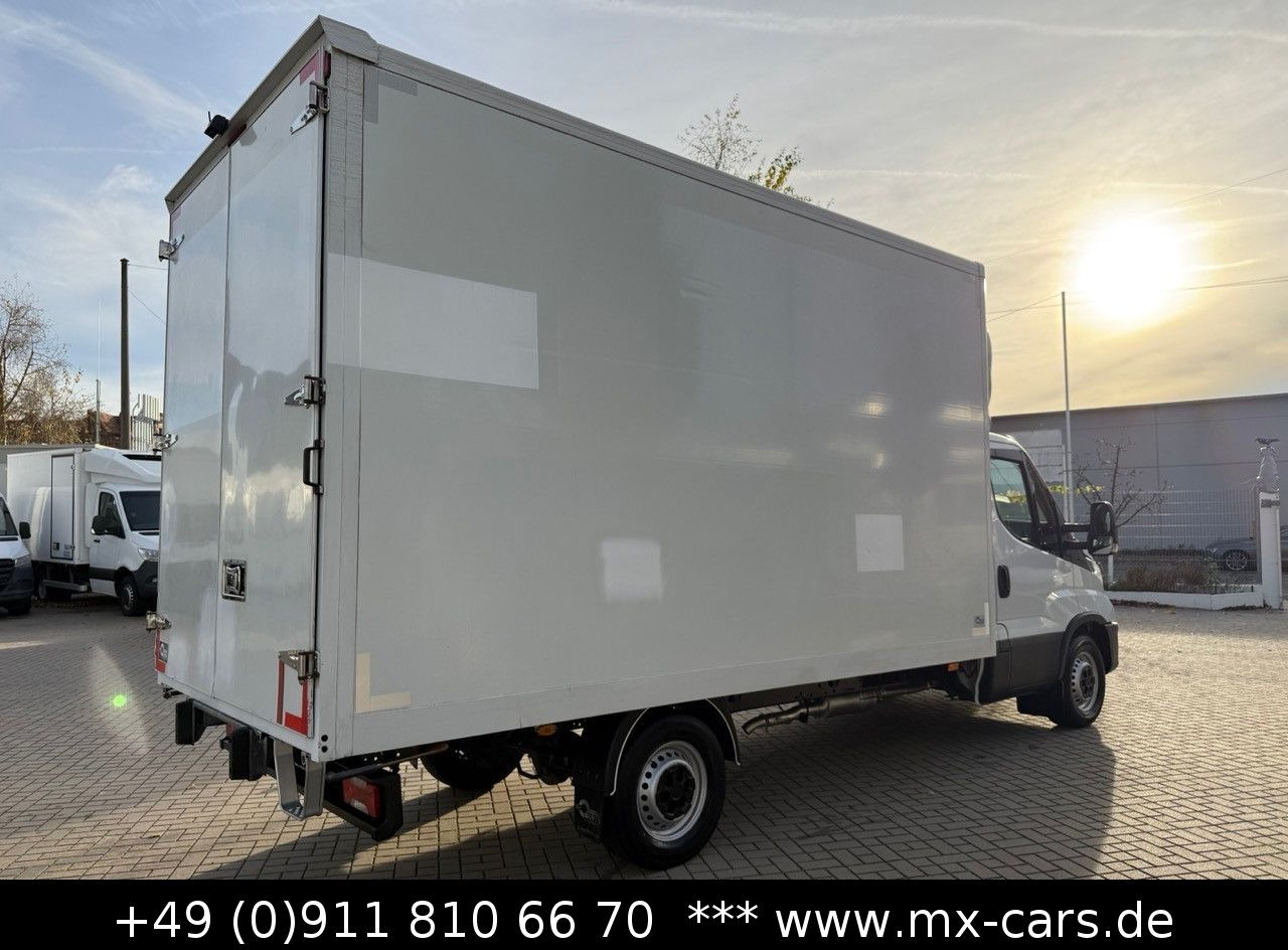 Iveco Daily 35s14 Möbel Maxi 4,33 l / 2,45 hoch 23 m³ - Furgoneta caja cerrada: foto 5 Iveco Daily 35s14 Möbel Maxi 4,33 l / 2,45 hoch 23 m³ - Furgoneta caja cerrada: foto 5