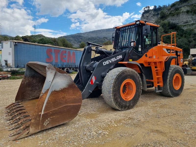 DOOSAN DL300 DL300 - Cargadora de ruedas: foto 2 DOOSAN DL300 DL300 - Cargadora de ruedas: foto 2