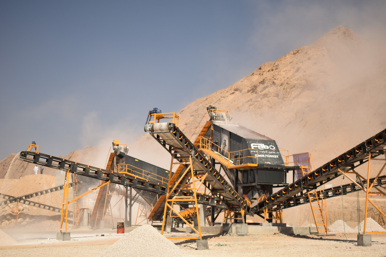 FABO Crawler Vibrating Screen - Cargadora de cadenas: foto 2 FABO Crawler Vibrating Screen - Cargadora de cadenas: foto 2