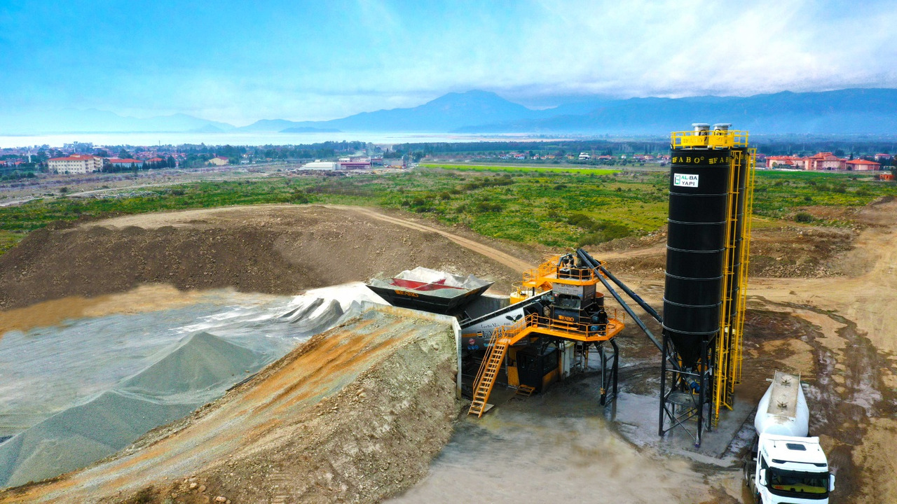 FABO mobile concrete batching plant - Planta de hormigón: foto 1 FABO mobile concrete batching plant - Planta de hormigón: foto 1