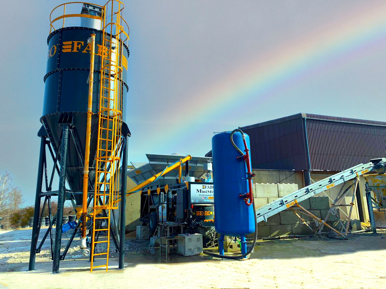FABO mobile concrete batching plant - Planta de hormigón: foto 1 FABO mobile concrete batching plant - Planta de hormigón: foto 1