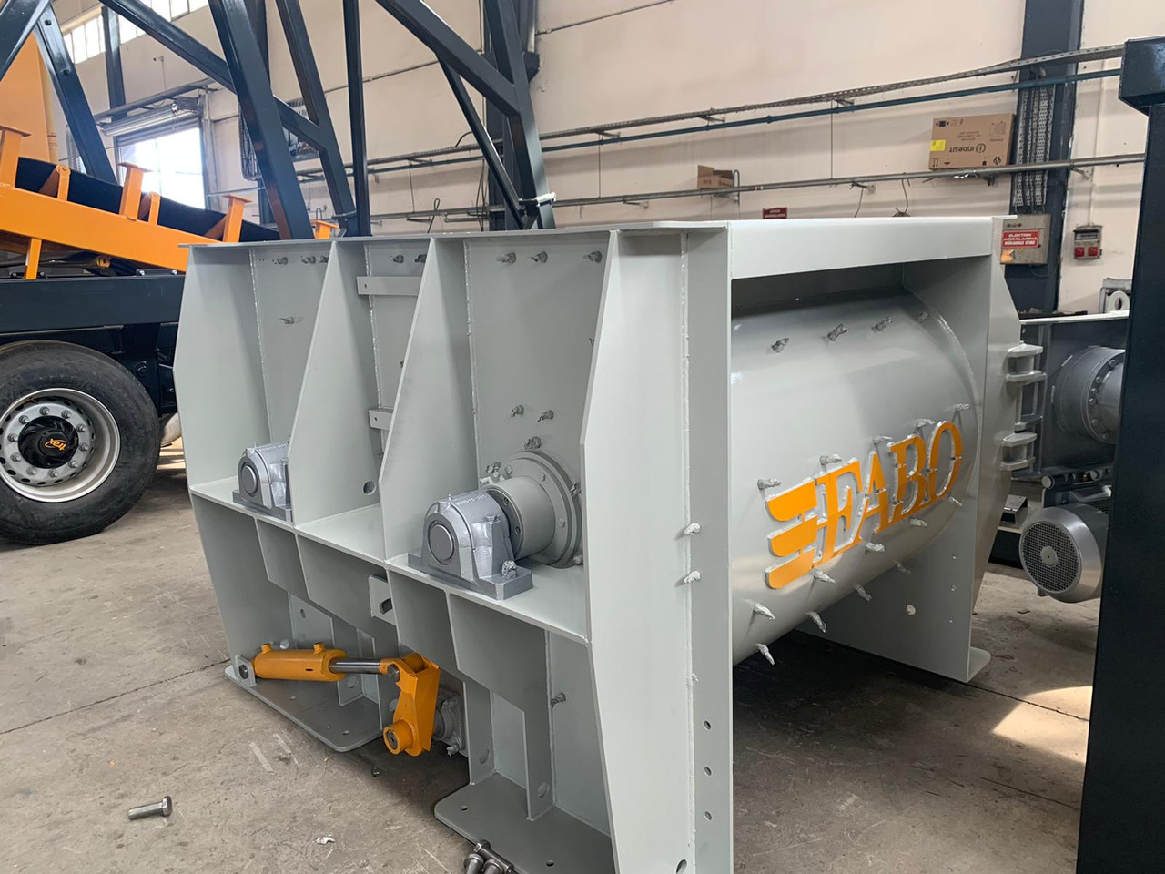FABO twin shaft mixer - Hormigonera: foto 5 FABO twin shaft mixer - Hormigonera: foto 5
