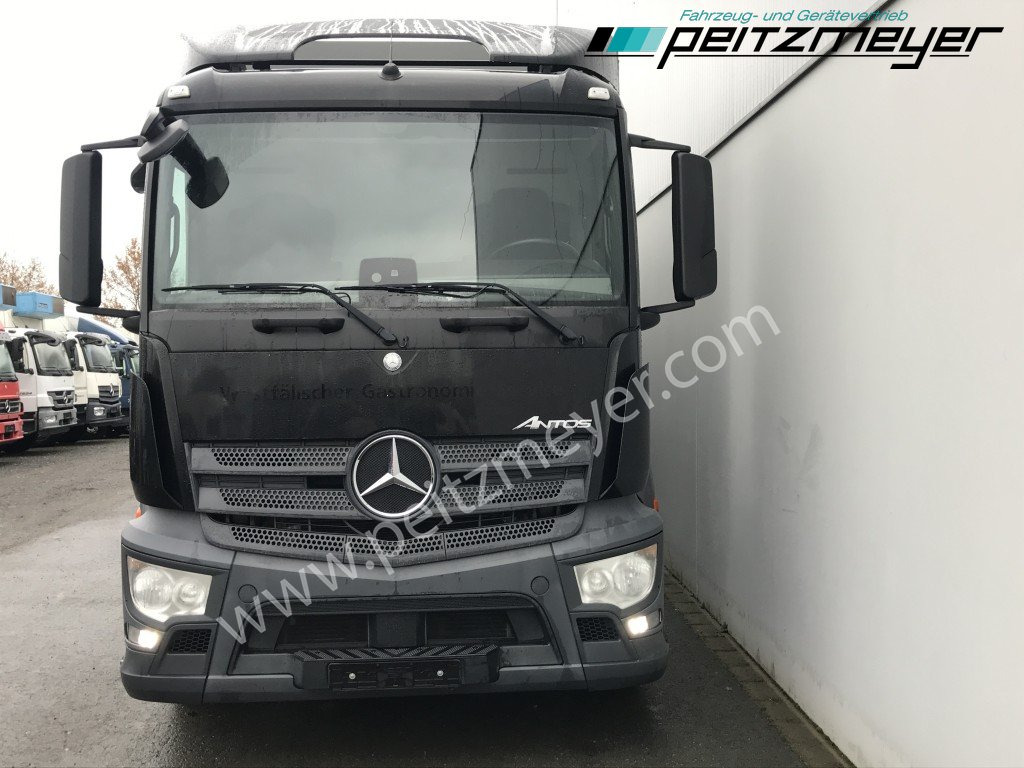 MERCEDES-BENZ Antos 2543 LL Getränke Schiebeplane Retarder, 2 x AHK, LBW 2 t., Lenkachse - Camión transporte de bebidas: foto 5 MERCEDES-BENZ Antos 2543 LL Getränke Schiebeplane Retarder, 2 x AHK, LBW 2 t., Lenkachse - Camión transporte de bebidas: foto 5