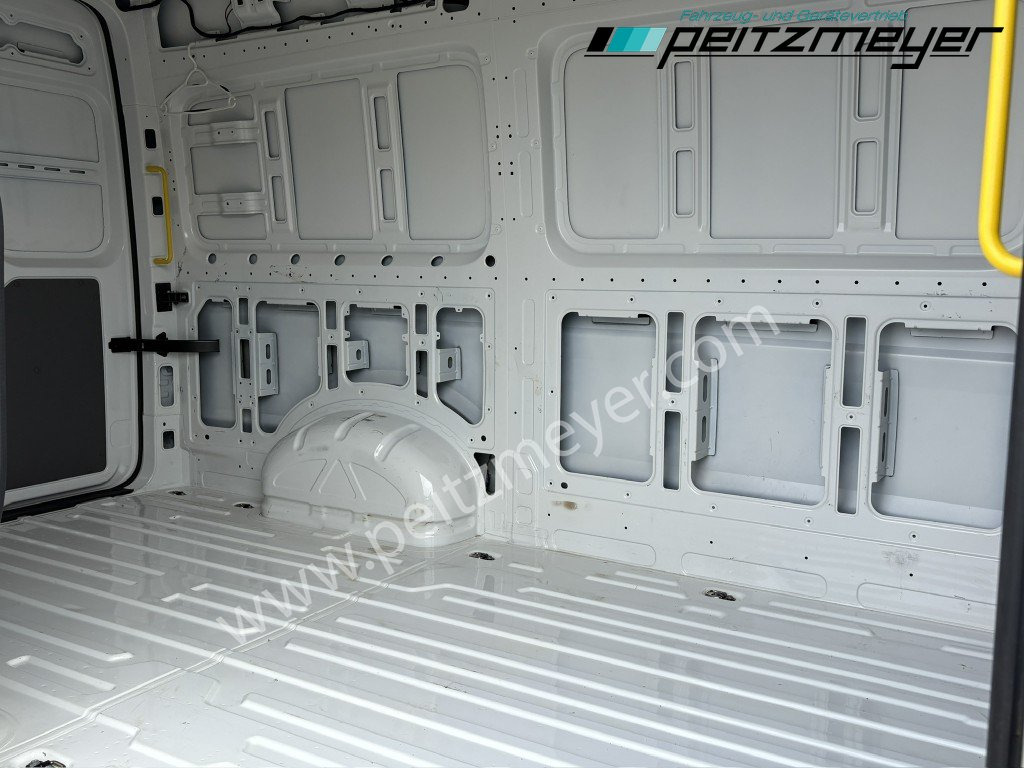 Furgoneta pequeña VOLKSWAGEN-VW Crafter 2,0 TDI - 102 PS, mittellang + hoch Euro 6: foto 28 Furgoneta pequeña VOLKSWAGEN-VW Crafter 2,0 TDI - 102 PS, mittellang + hoch Euro 6: foto 28