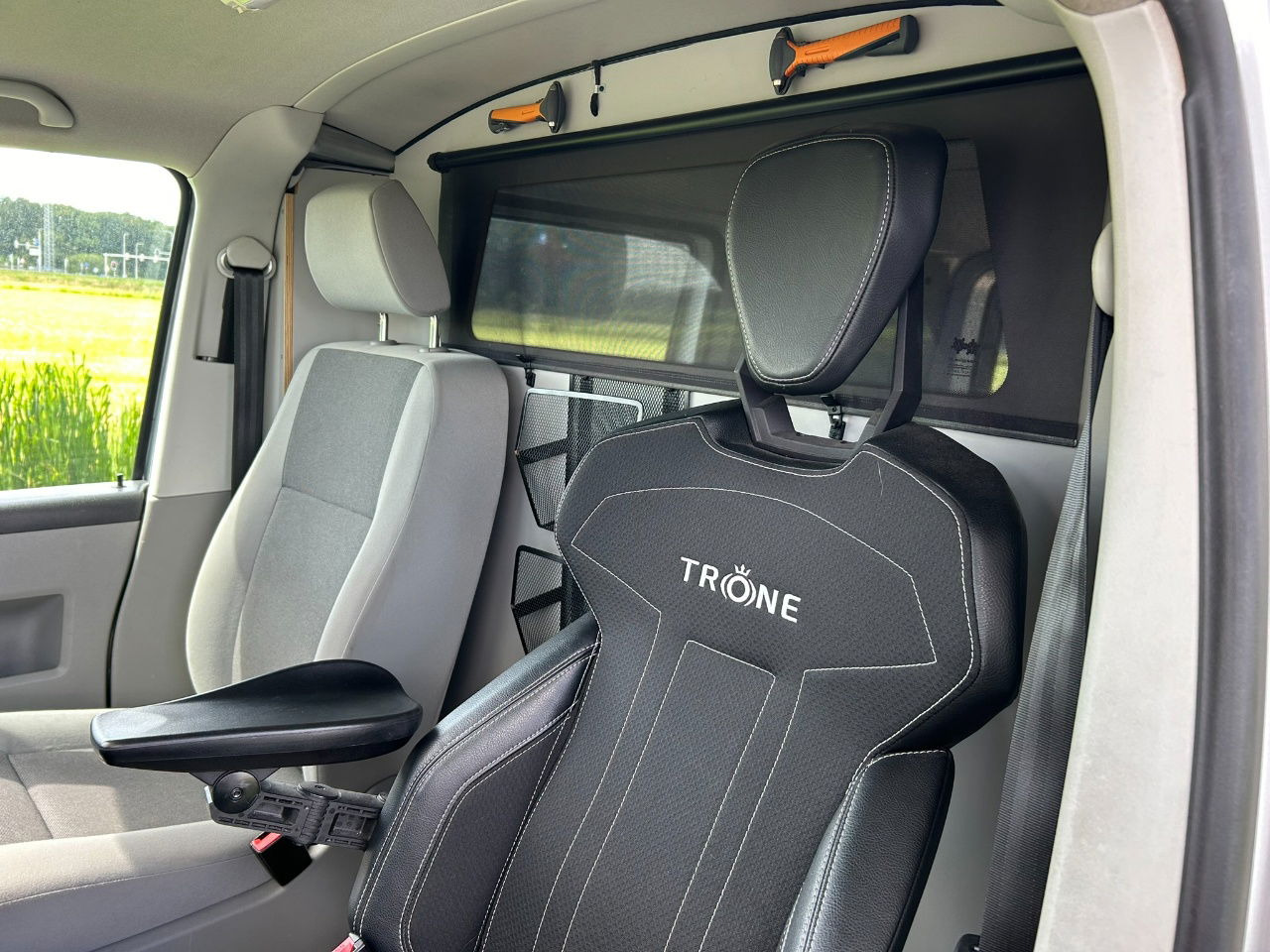 Volkswagen Transporter 2.0 TDI Bleumotion Technology L1 H1 114 PK apk 14-12-2026 Airco - Furgoneta pequeña: foto 5 Volkswagen Transporter 2.0 TDI Bleumotion Technology L1 H1 114 PK apk 14-12-2026 Airco - Furgoneta pequeña: foto 5