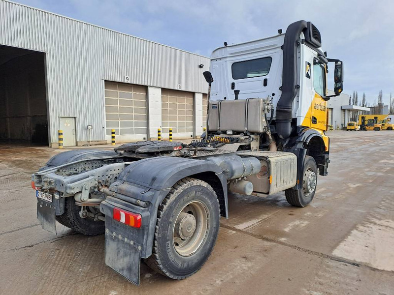 Mercedes-Benz Arocs 2045 - Cabeza tractora: foto 4 Mercedes-Benz Arocs 2045 - Cabeza tractora: foto 4