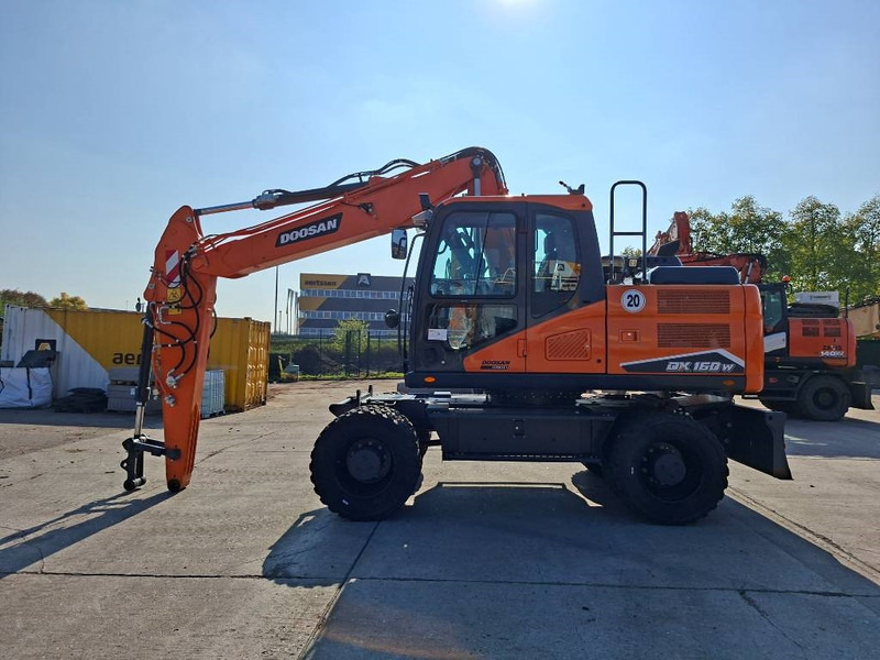 Doosan DX160W-7 - Excavadora de ruedas: foto 1 Doosan DX160W-7 - Excavadora de ruedas: foto 1