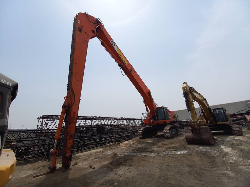 Hitachi EX1200-6 Longreach 28m (Abu Dhabi) - Excavadora: foto 2 Hitachi EX1200-6 Longreach 28m (Abu Dhabi) - Excavadora: foto 2