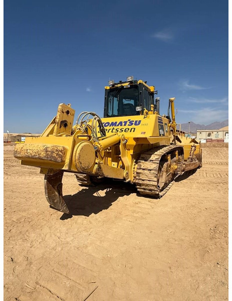 Komatsu D155A-6R (4 pieces available in Abu Dhabi) - Bulldozer: foto 4 Komatsu D155A-6R (4 pieces available in Abu Dhabi) - Bulldozer: foto 4