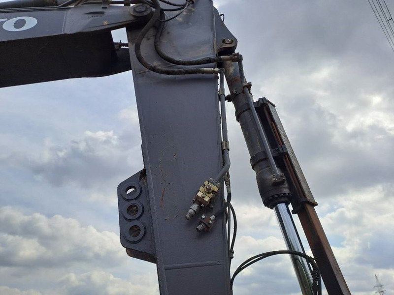 Excavadora de cadenas Volvo EC 300 EL: foto 20