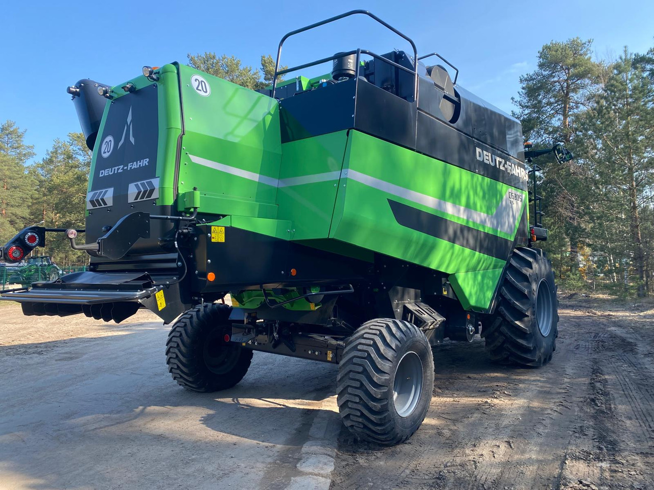 DEUTZ FAHR C6305 TS with DH630R NEW/UNUSED - Cosechadora: foto 3 DEUTZ FAHR C6305 TS with DH630R NEW/UNUSED - Cosechadora: foto 3