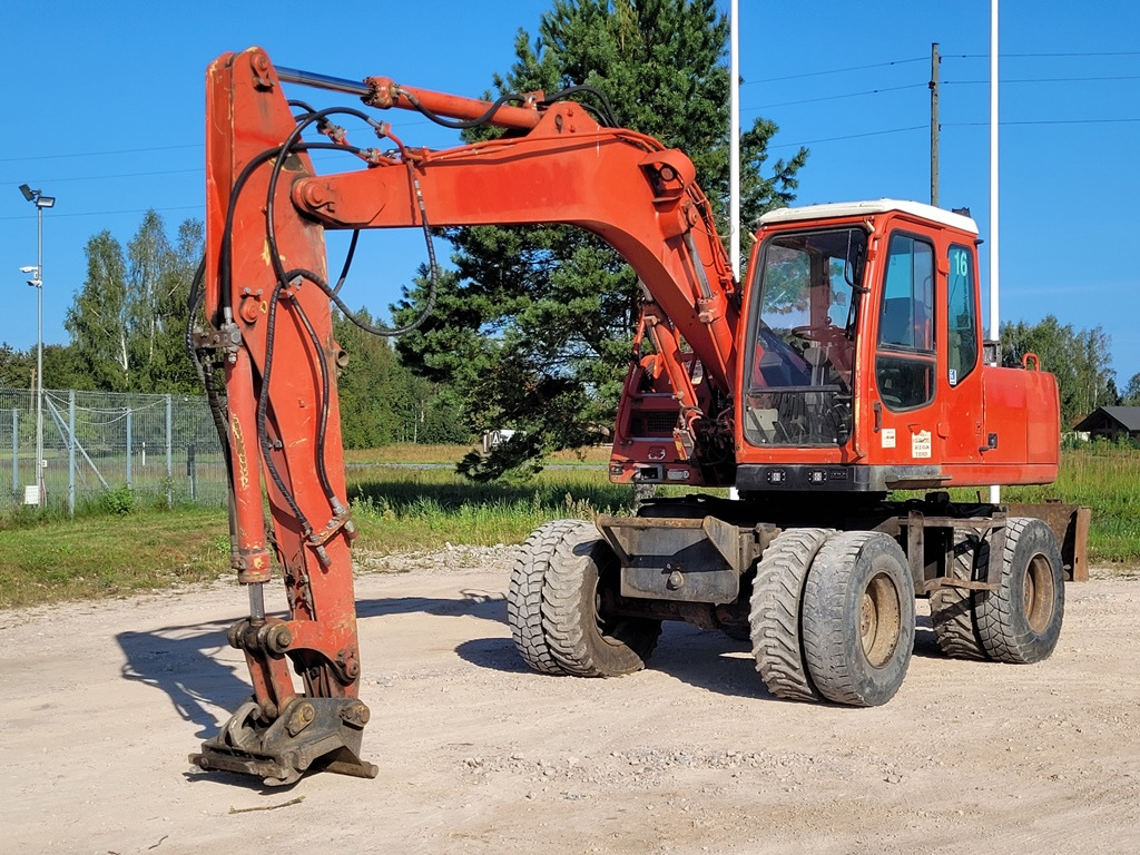 FURUKAWA W725 LS - Excavadora de ruedas: foto 1 FURUKAWA W725 LS - Excavadora de ruedas: foto 1