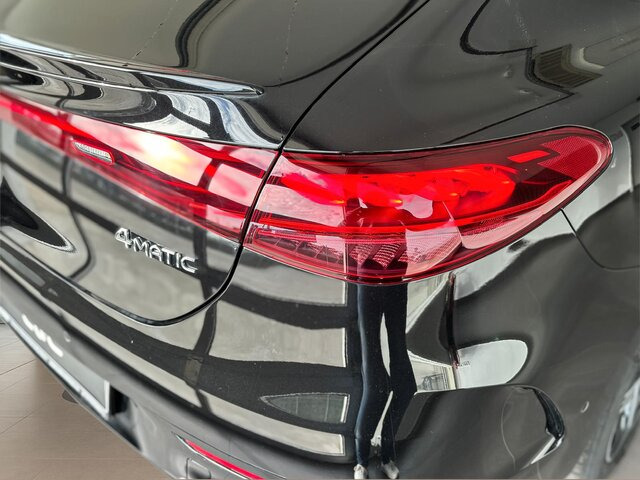 MERCEDES-BENZ EQE 350 4Matic AMG LINE+AC+ELECTRIC ART+ADVANCED... - Sedan: foto 4 MERCEDES-BENZ EQE 350 4Matic AMG LINE+AC+ELECTRIC ART+ADVANCED... - Sedan: foto 4