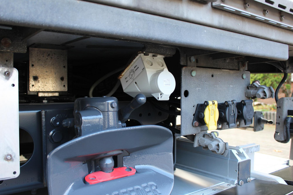 Mercedes-Benz Actros 1830 E6 TK T-1200R Multi Bi-Temp LBW AHK - Camión frigorífico: foto 5 Mercedes-Benz Actros 1830 E6 TK T-1200R Multi Bi-Temp LBW AHK - Camión frigorífico: foto 5