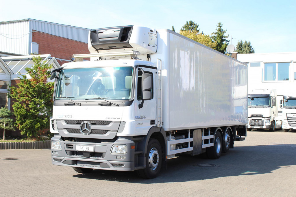 Mercedes-Benz Actros 2532 E5 CS 1150 Multi Bi-Temp LBW Rolltor - Camión frigorífico: foto 1 Mercedes-Benz Actros 2532 E5 CS 1150 Multi Bi-Temp LBW Rolltor - Camión frigorífico: foto 1