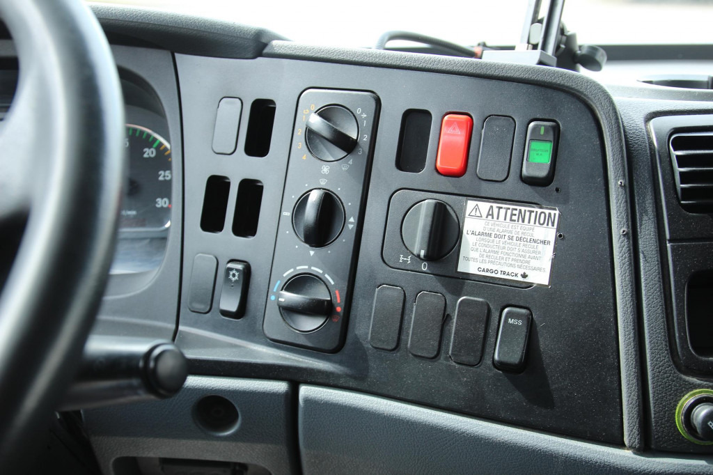 Mercedes-Benz Atego 1322 CS950Mt Bi-Temp. Strom Tür+LBW TW - Camión frigorífico: foto 2 Mercedes-Benz Atego 1322 CS950Mt Bi-Temp. Strom Tür+LBW TW - Camión frigorífico: foto 2