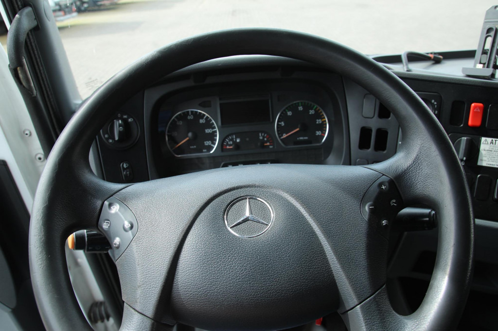 Mercedes-Benz Atego 1322 CS950Mt Bi-Temp. Strom Tür+LBW TW - Camión frigorífico: foto 3 Mercedes-Benz Atego 1322 CS950Mt Bi-Temp. Strom Tür+LBW TW - Camión frigorífico: foto 3