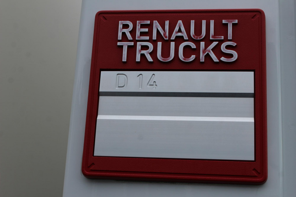 Renault D14 220E6   Laderbordwand   nur 185 Tkm   Klima - Camión caja cerrada: foto 5 Renault D14 220E6   Laderbordwand   nur 185 Tkm   Klima - Camión caja cerrada: foto 5